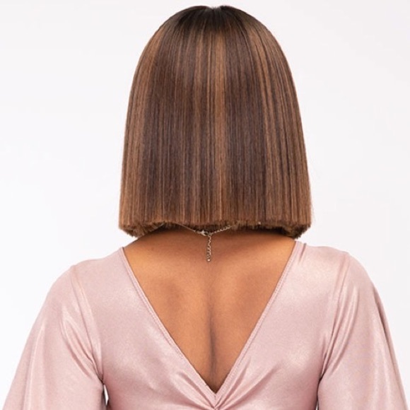 Extremely Deep Part Swiss Lace Wig
 Ombré BOB - Picture 4 of 8